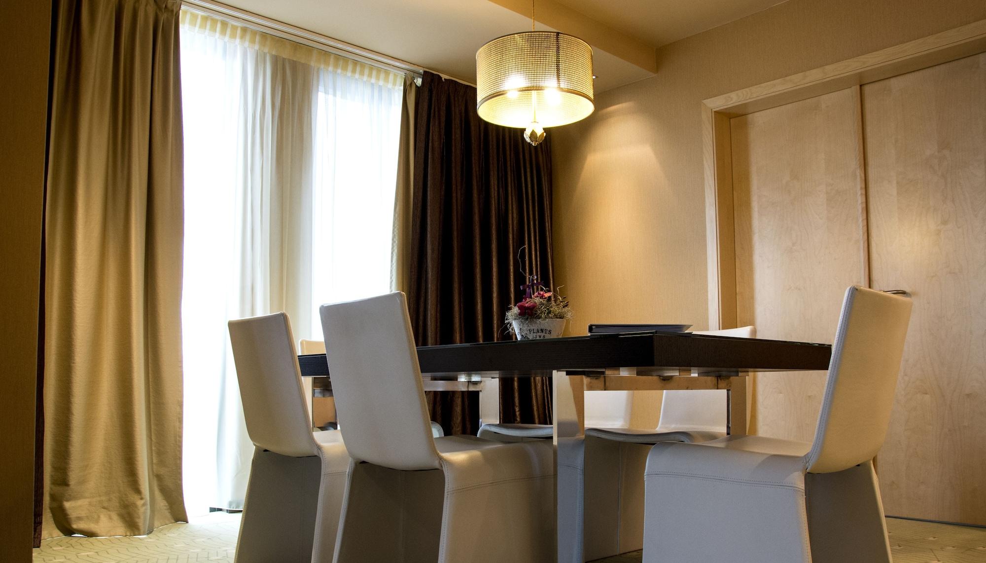 Ramada 4*