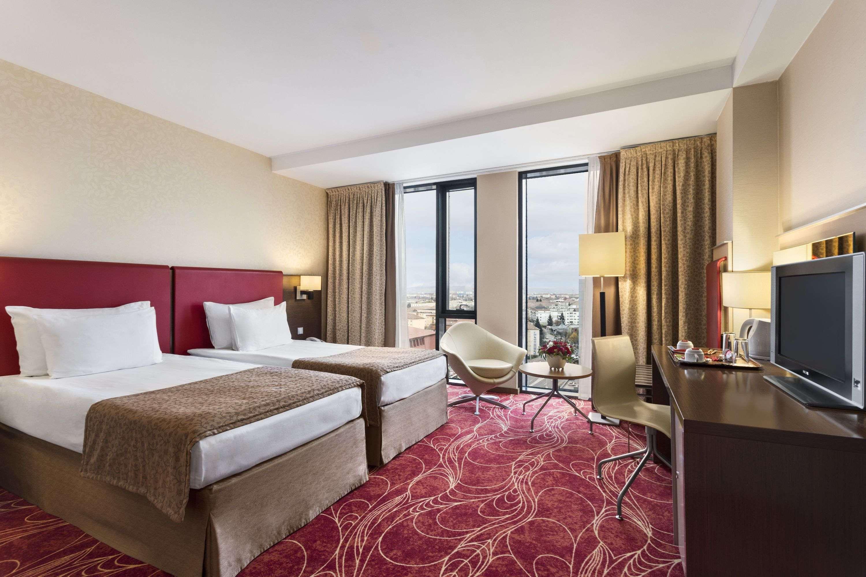 Ramada 4*